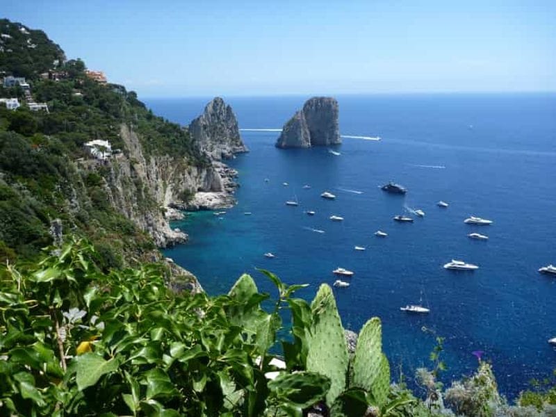 Billet Au départ de Positano, Praiano ou Amalfi : Capri : visite d'une jounée en bateau