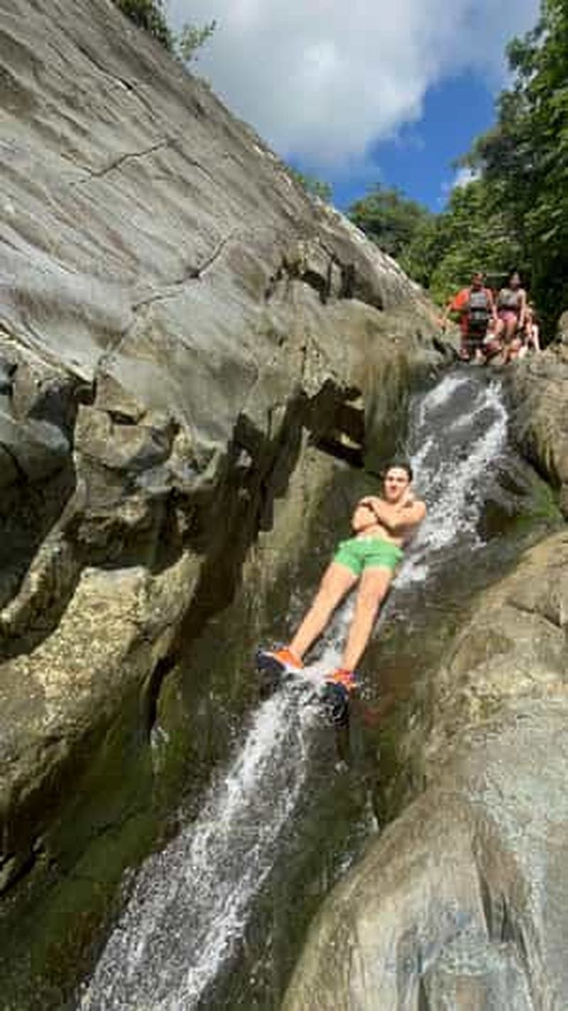 Billet Forêt tropicale d'El Yunque : cascades, toboggans aquatiques et tyrolienne