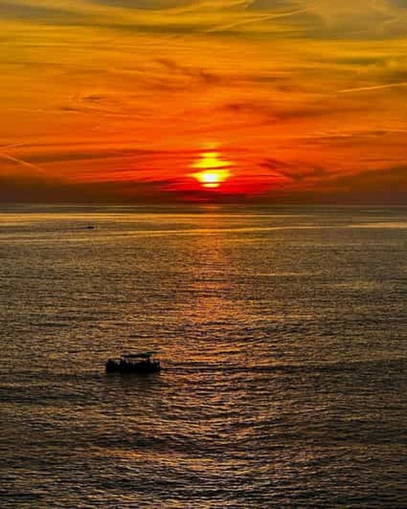 Billet Riomaggiore : tour en bateau au coucher du soleil dans les Cinque Terre