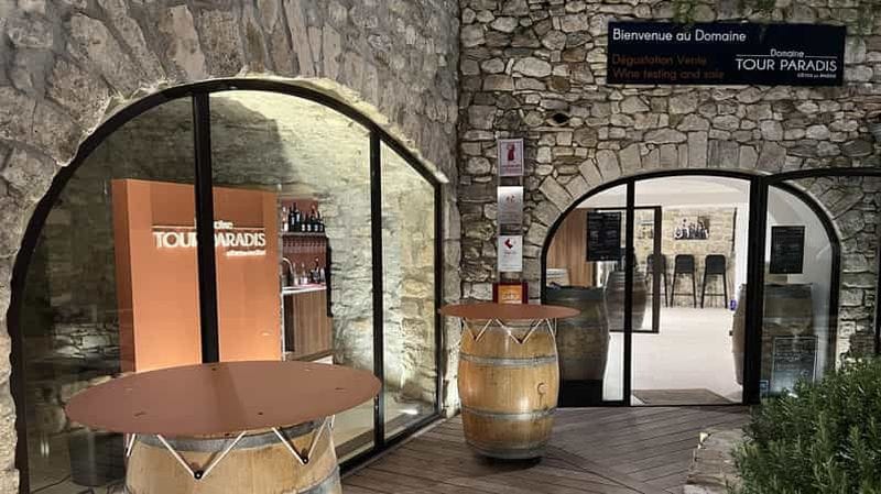Billet Aiguèze : dégustation de vin avec plateau de charcuterie