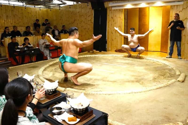 Billet Tokyo : spectacle de sumo avec fondue au poulet et geisha