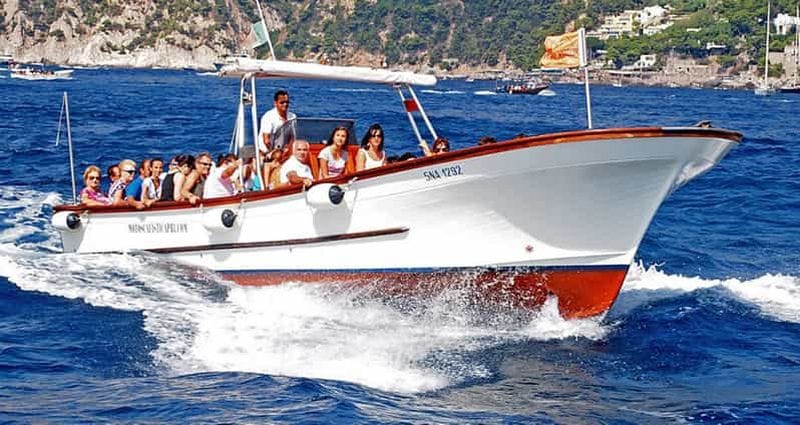 Billet Capri : tour en bateau de l'île avec arrêt à la Grotte bleue