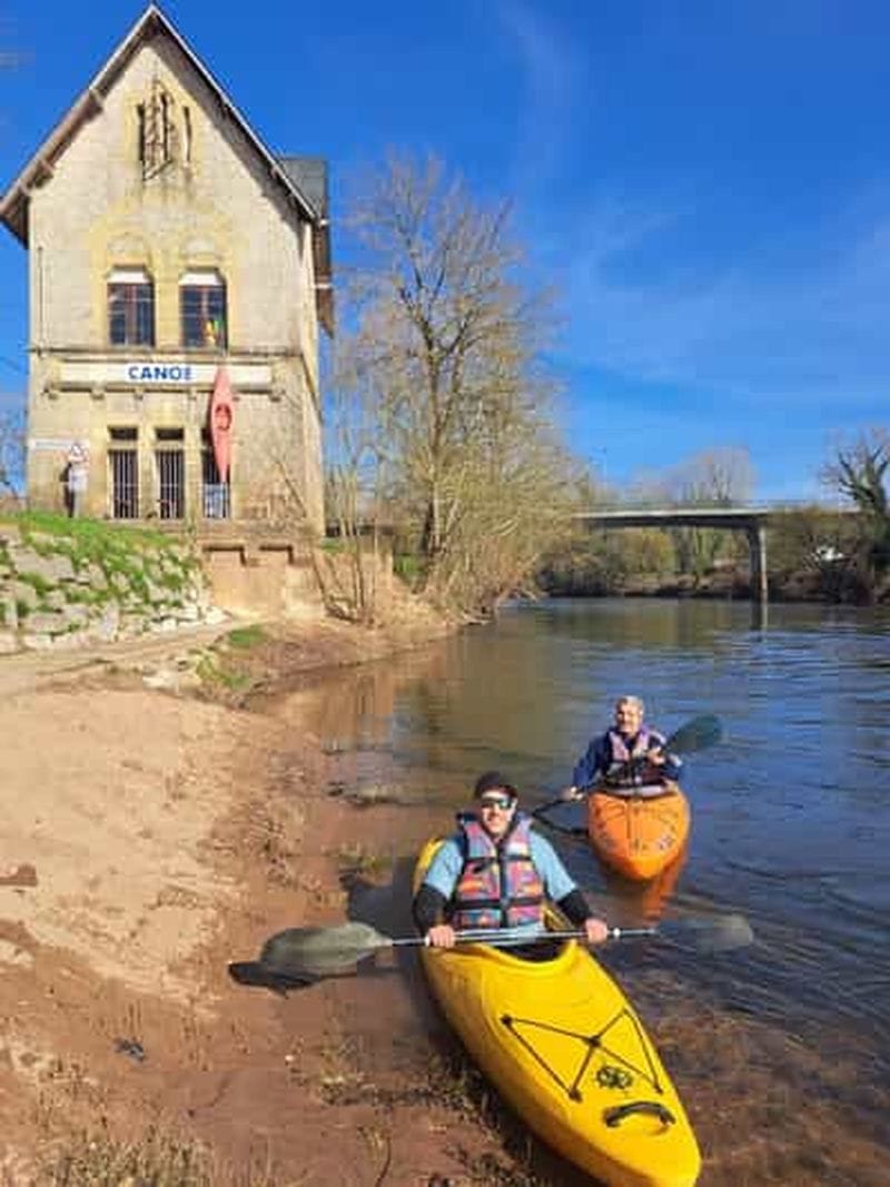 Billet Canoë-kayak sur la Vézère: descente encadrée par guide-moniteur de rivière