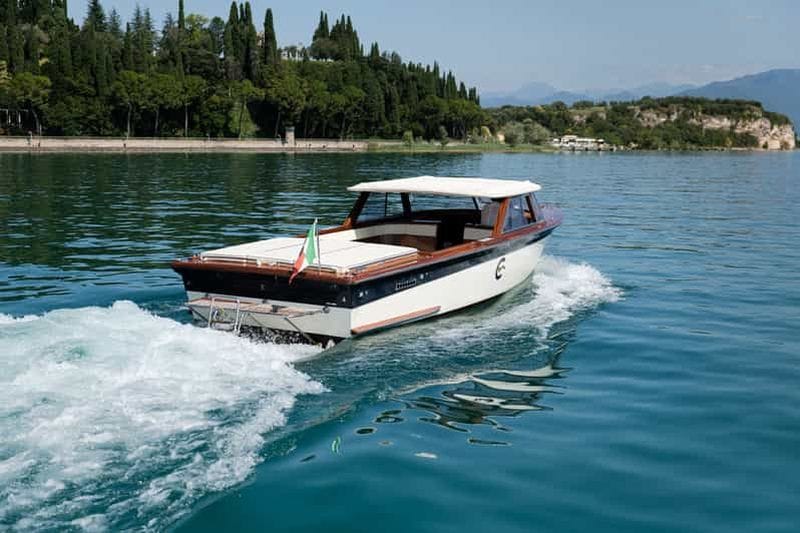 Billet Lac de Garde : Croisière privée au coucher du soleil sur l'Isola del Garda