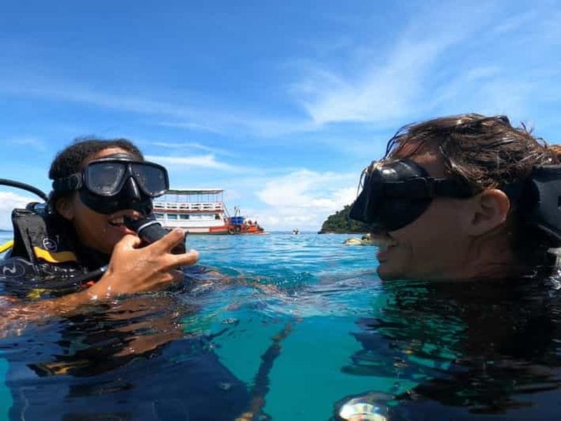 Billet Deux plongées ludiques à Koh Kood ou dans le parc marin de Koh Rang
