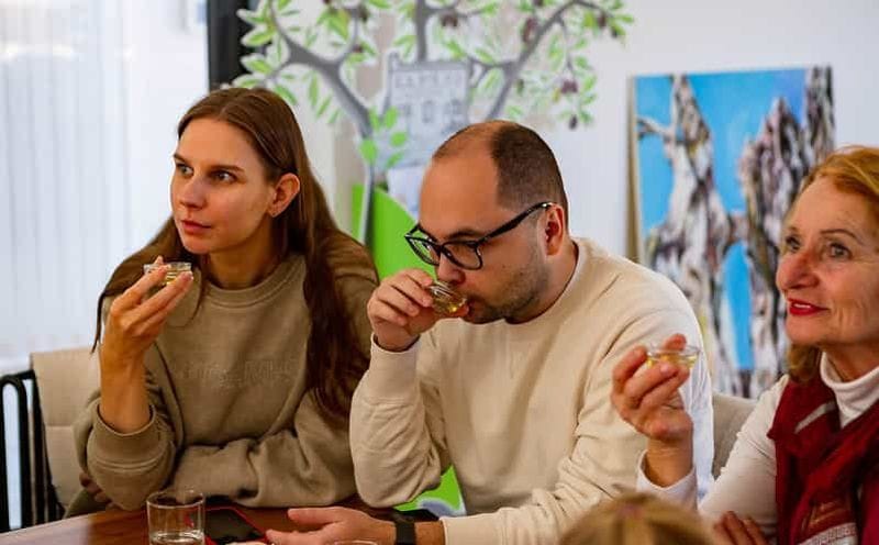 Billet Depuis Ulcinj : dégustation d'huile d'olive et olivier centenaire à Bar