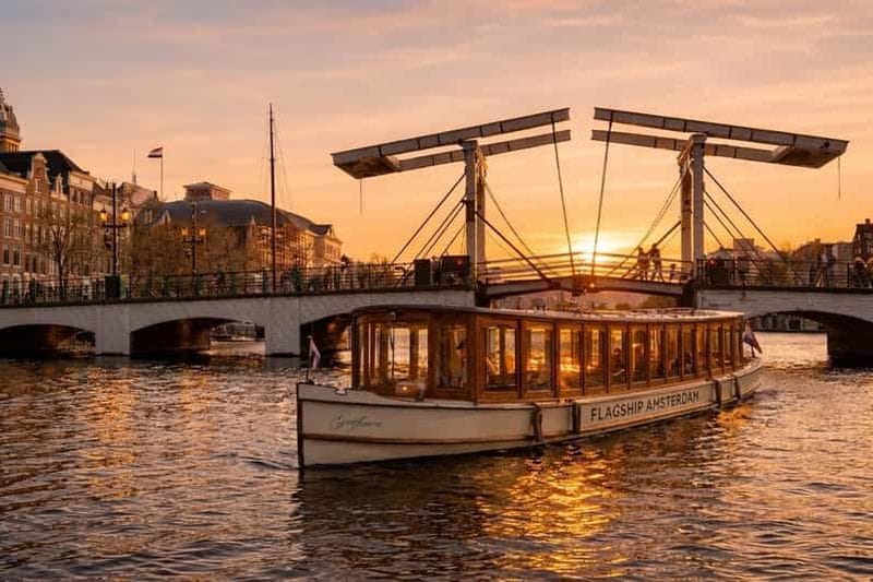 Billet Amsterdam : croisière sur les canaux avec option boissons illimitées et amuse-bouches