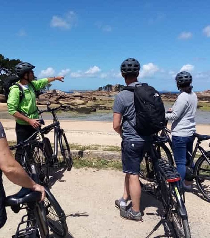 Billet Trégastel: Balade Guidée en Vélo Électrique sur la Côte de Granit Rose