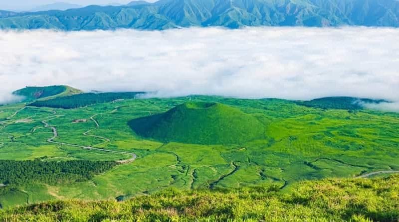 Billet Fukuoka : visite d'une journée du volcan Aso, de Kusasenri et des prairies