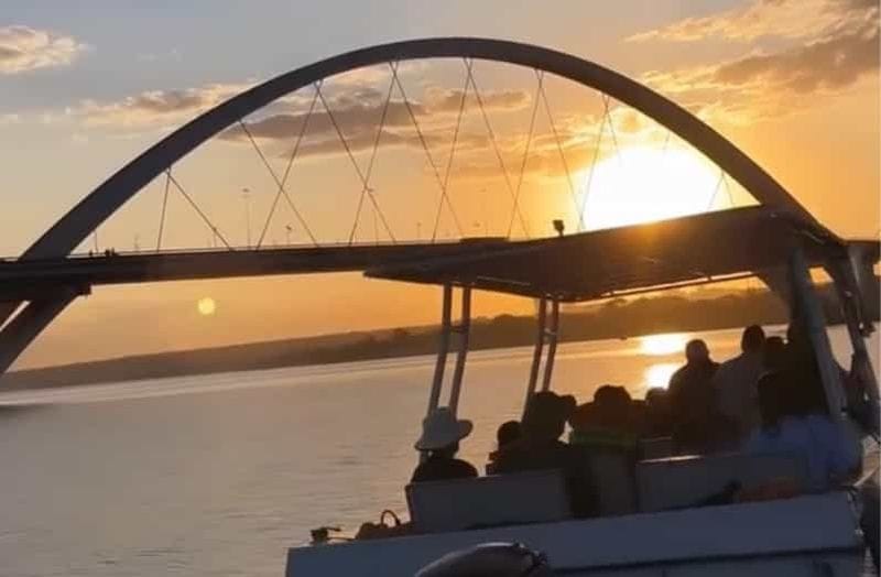 Billet Brasilia : Navigation sur le lac Paranoá, excursion au coucher du soleil
