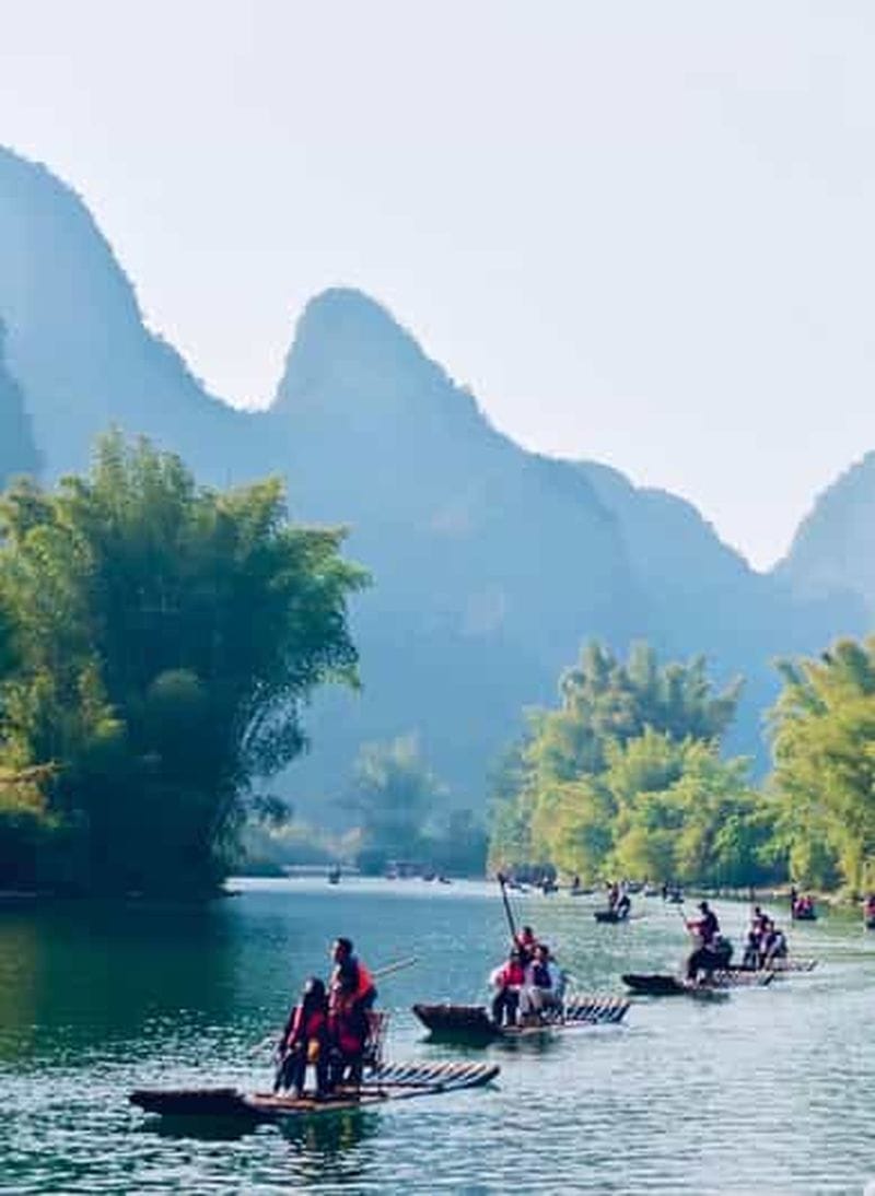 Billet Guilin/Yangshuo : visite d'une journée en radeau de bambou sur la rivière Yulong avec panorama