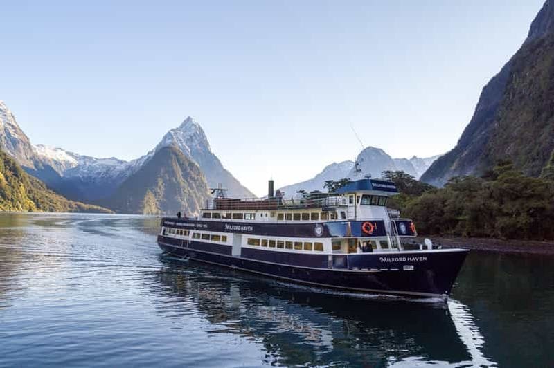 Billet Depuis Queenstown : visite d'une journée en car et croisière à Milford Sound