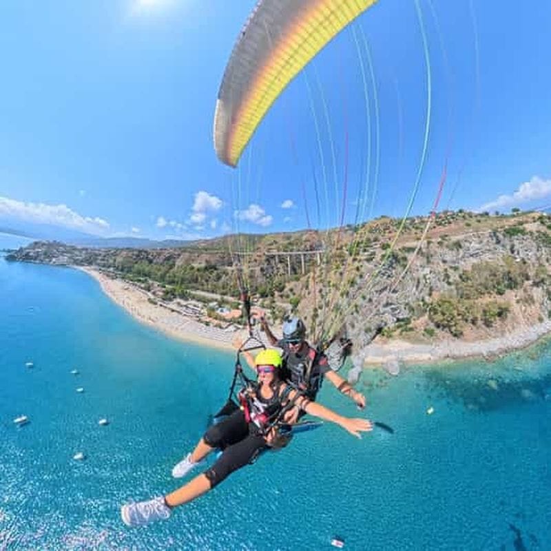 Billet Caminia : vol panoramique en tandem avec un pilote certifié et vidéo 4K