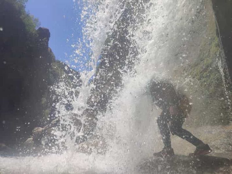 Billet Canyoning en petit groupe avec guide professionnel