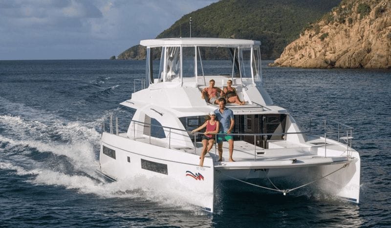 Billet Milos : excursion d'une demi-journée en catamaran à Kleftiko | Déjeuner et bar