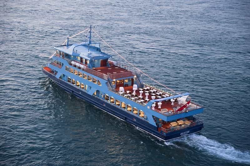Billet Istanbul : dîner-croisière sur le Bosphore et spectacle turc