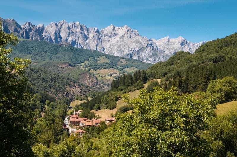 Billet Santander : visite d'une journée des Pics, du monastère de Santo Toribio et de Potes