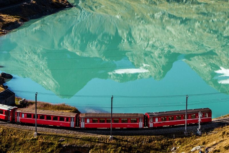 Billet Depuis Saint-Moritz : train rouge de la Bernina avec dégustation de vins