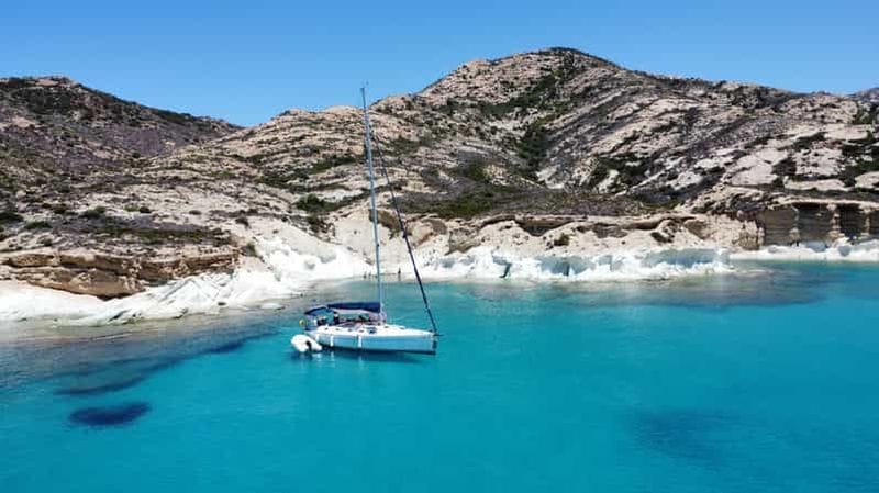 Billet Milos : Croisière d'une journée en voilier avec repas et open bar