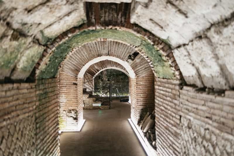 Billet Naples : billet d'entrée et visite guidée de la Naples souterraine