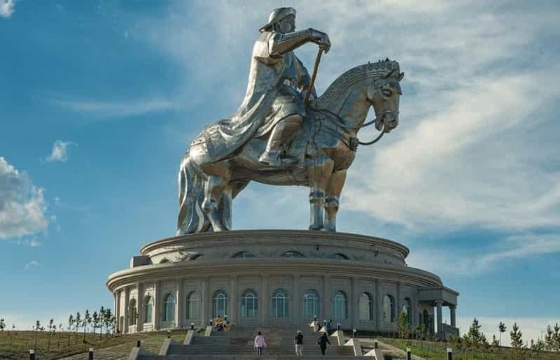 Billet Visite d'une journée : statue de Gengis Khan et rocher de la tortue