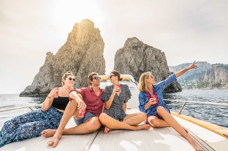 Billet Sorrente : Tour en bateau exclusif de Capri et Grotte bleue en option