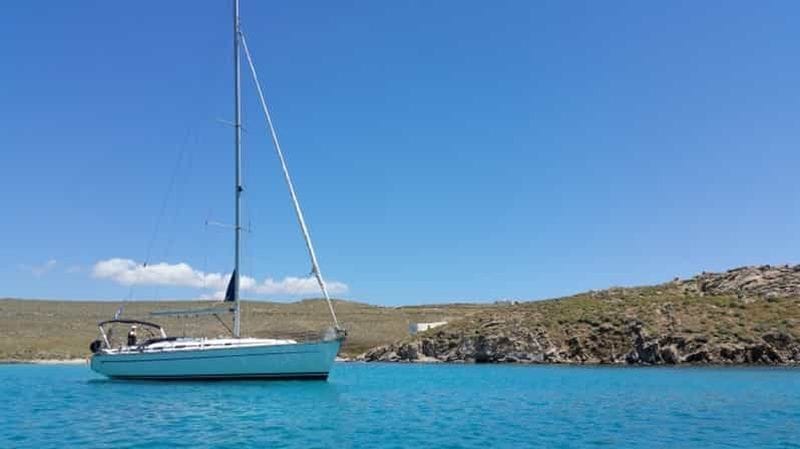 Billet Mykonos : Croisière privée à bord du bateau Rhenia avec déjeuner et boissons