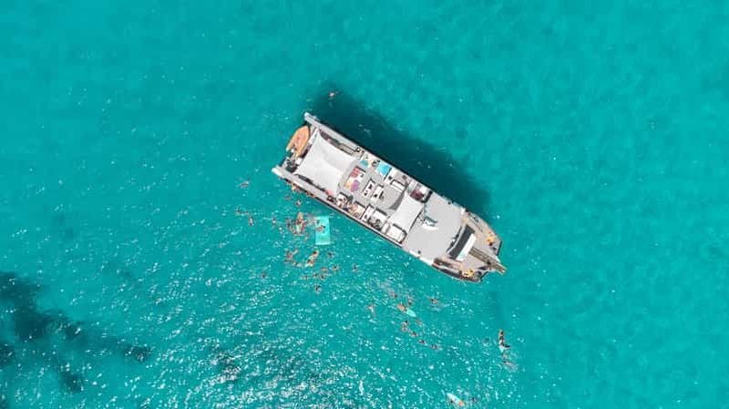 Billet Formentera : Croisière sur les eaux cristallines avec plongée en apnée et déjeuner