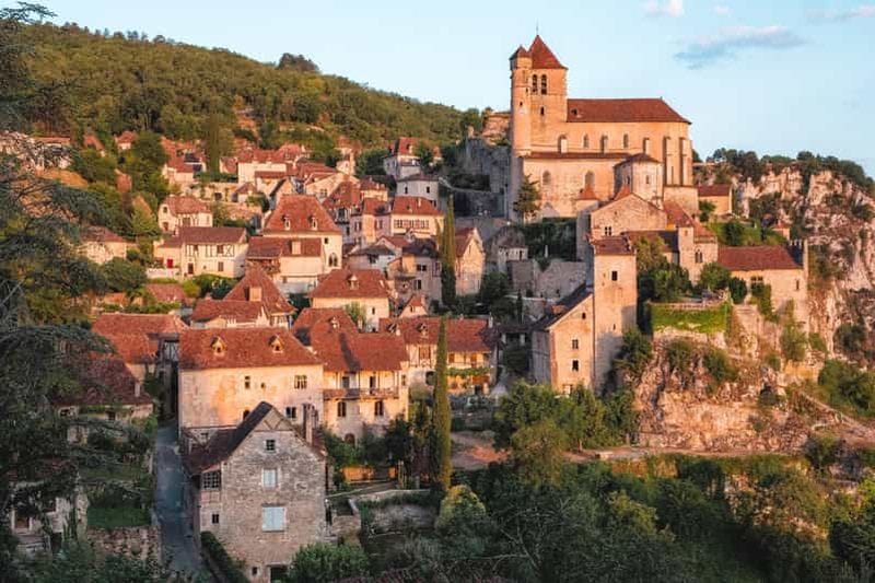 Billet Visite de Saint-Cirq-Lapopie village emblématique du sud ouest de la France