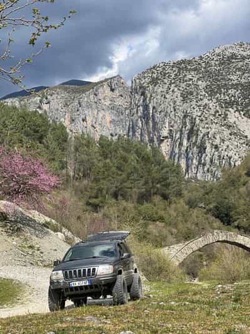 Billet Au départ de Berat : visite du canyon d'Osumi et de la cascade de Bogova.