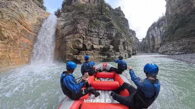 Billet Aventure saisonnière dans le canyon d'Osumi – Rafting et tubing