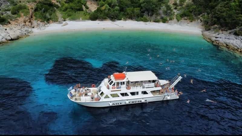 Billet Céphalonie : croisière d'une journée complète vers Ithaque avec arrêts baignade