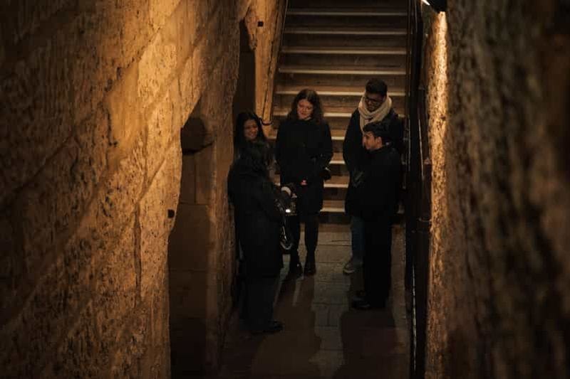 Billet Paris : visite guidée à pied sur le thème des fantômes et des légendes