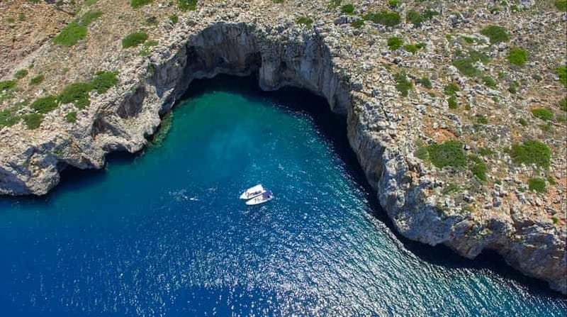 Billet La Canée : Excursion en bateau avec plongée en apnée et stand-up paddle guidés