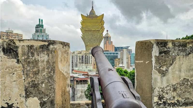 Billet Depuis Hong Kong : visite des sites UNESCO de Macao avec prise en charge et pont