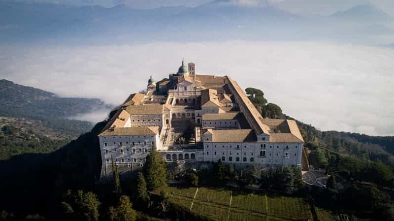 Billet Montecassino : un voyage à travers la bibliothèque monastique