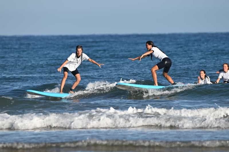 Billet Bidart : Profitez du surf avec des professeurs expérimentés et sympathiques