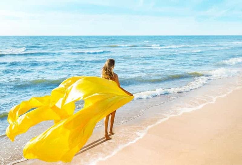 Billet Ténérife : séance photo sur la plage avec robe flottante