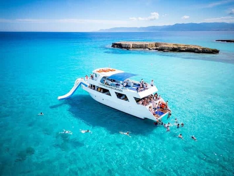 Billet Paphos/Akamas : Lagon bleu en bus et bateau avec toboggan aquatique familial