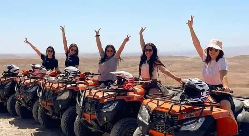 Billet Marrakech : tout compris : quad dans le désert d’Agafay, dromadaire, dîner et spectacle de feu