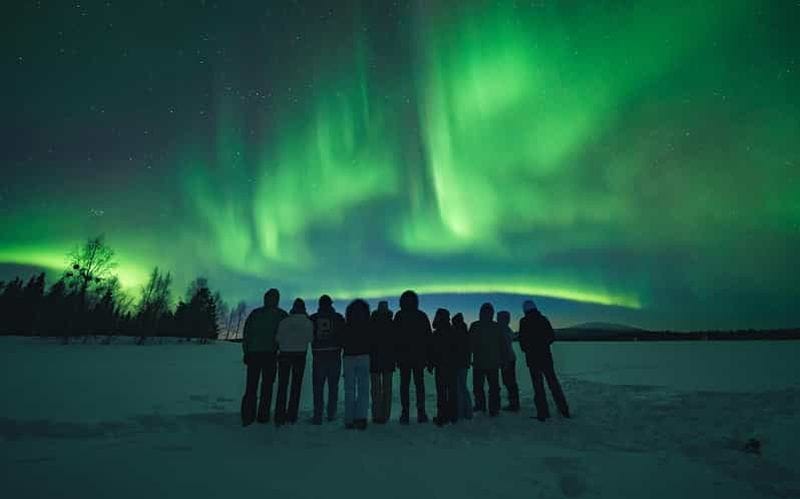 Billet Rovaniemi : à la poursuite des aurores boréales en petit groupe – garanties