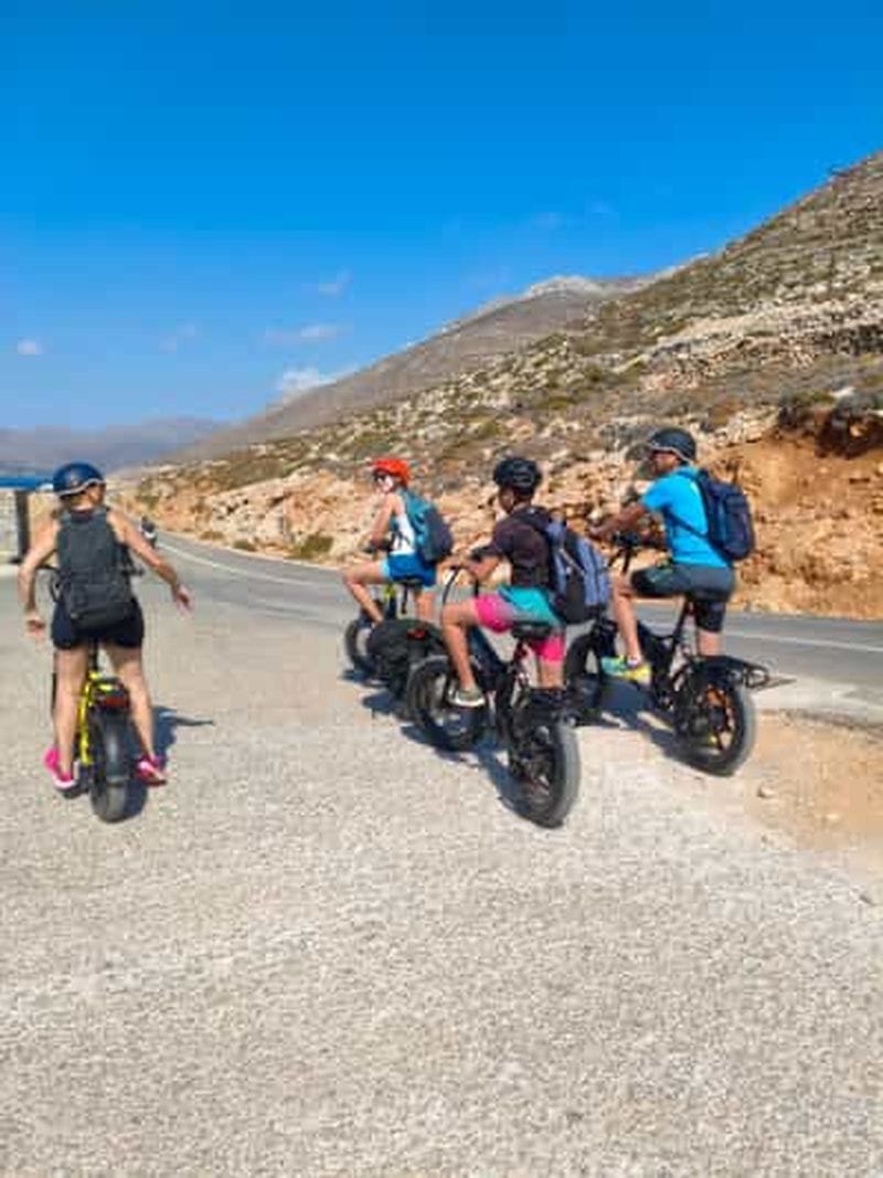 Billet Amorgos : balade en vélo électrique et excursion en bateau autour de l'île de Nikouria