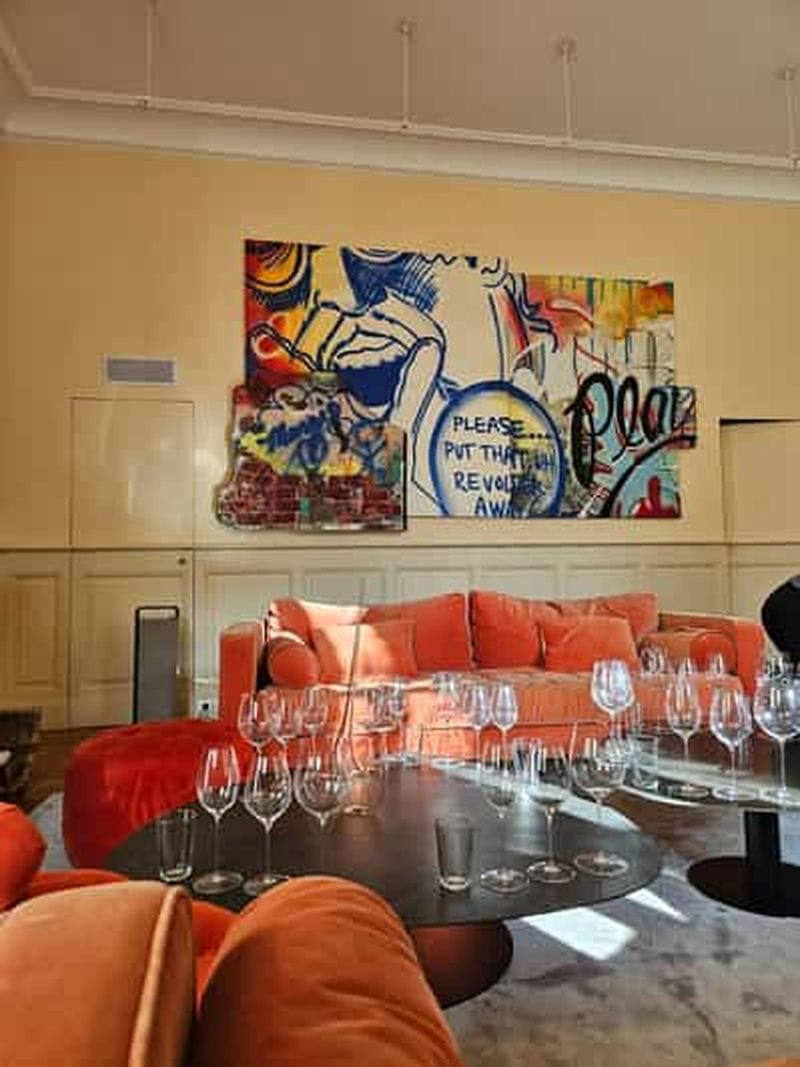 Billet Lourmarin : dégustation de vin et visite de galerie d'art
