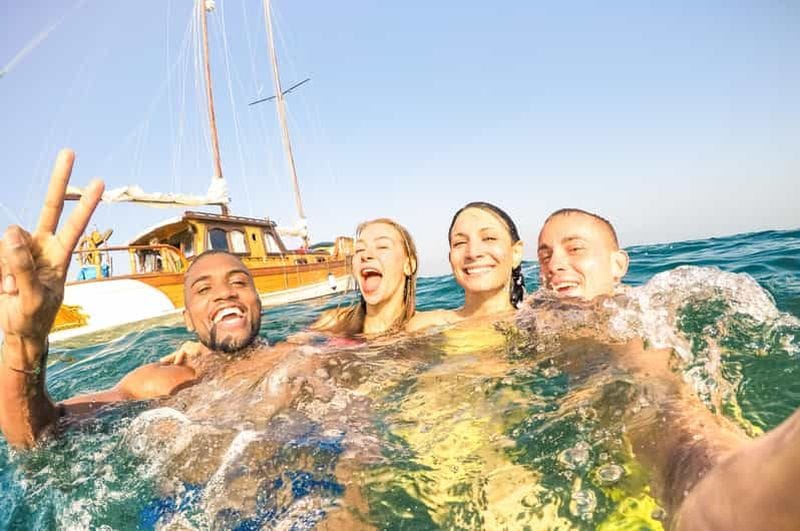 Billet Positano : aventure en bateau, grottes, plages, snorkeling et prosecco