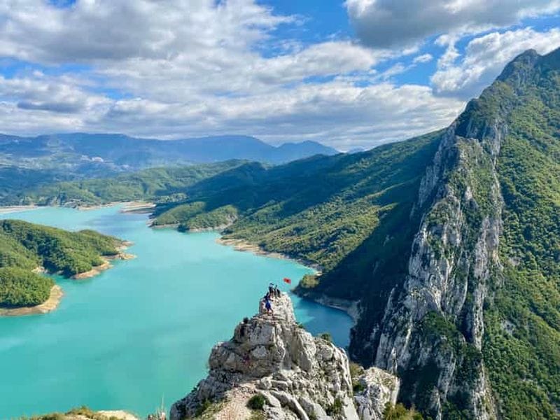 Billet Depuis Tirana : point de vue sur le lac de Bovilla et randonnée sur le mont Gamti