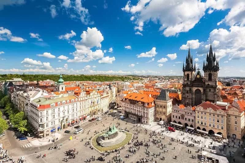 Billet Depuis Vienne : visite guidée de Prague via les châteaux de Lednice et Brno