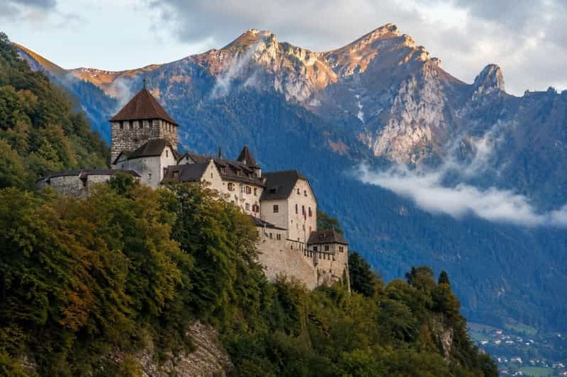 Billet Visite privative de luxe depuis Lucerne jusqu'au château de Vaduz et à Heidiland