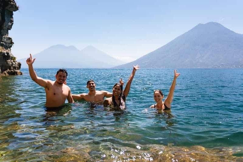Billet Au départ d’Antigua : Circuit sur le lac Atitlán | Randonnée, cascade et San Juan La Laguna