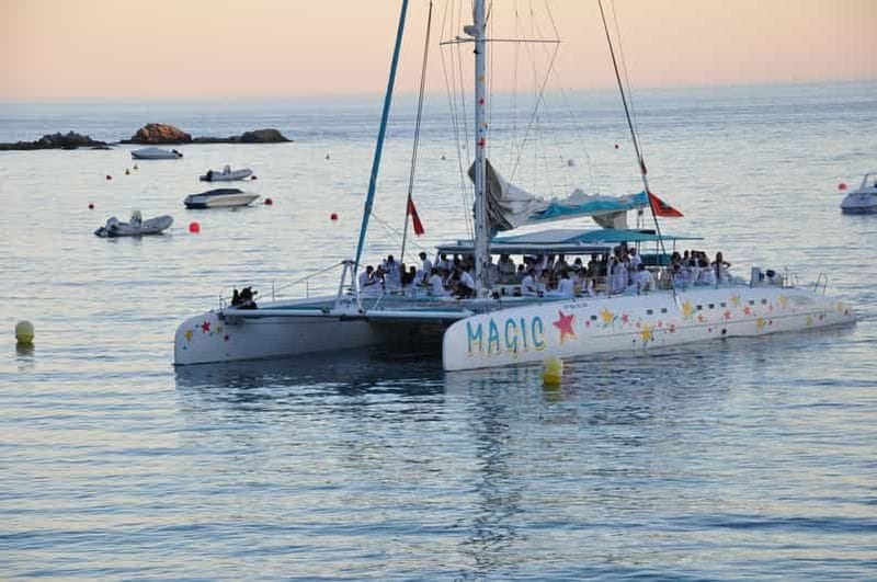 Billet A partir de Roses : Croisière en catamaran au coucher du soleil