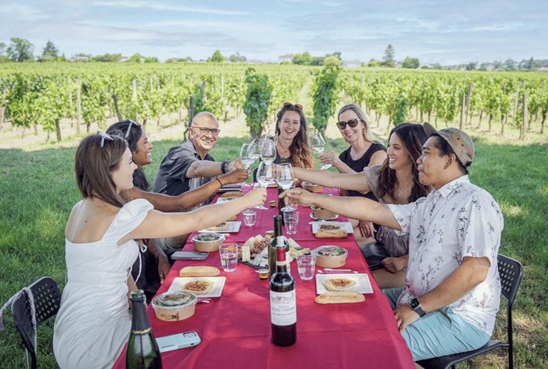 Billet Visite œnologique d'une journée complète à Bordeaux - 3 caves et pique-nique
